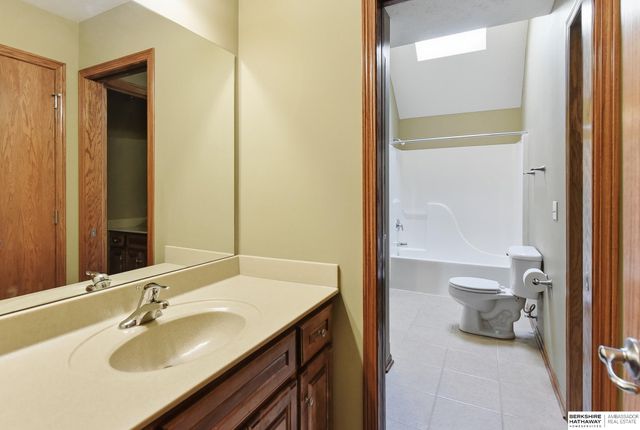 1210 MacArthur Drive, Papillion, NE 68046