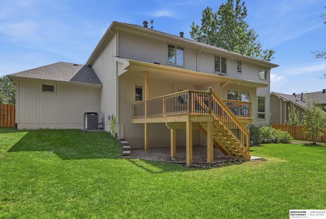 1210 MacArthur Drive, Papillion, NE 68046