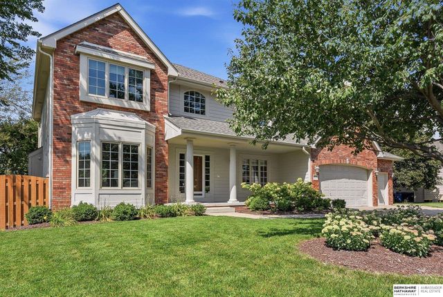 1210 MacArthur Drive, Papillion, NE 68046