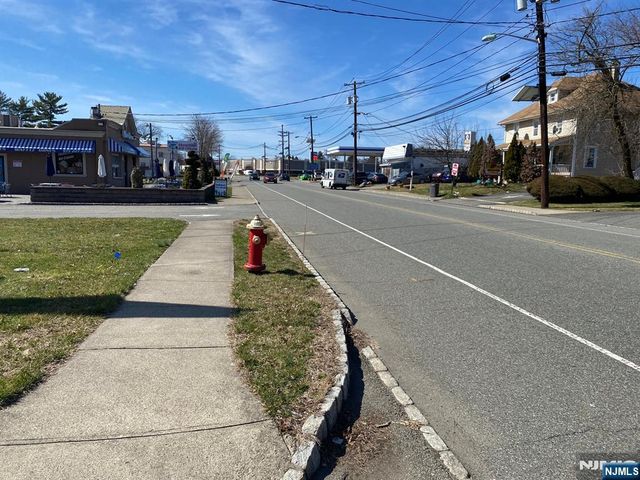 24 Little Falls C, Fairfield, NJ 07004