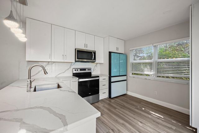 6203 Wheatley Court, Boynton Beach, FL 33436
