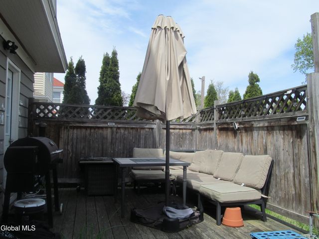 1103 Earl Avenue, Schenectady, NY 12309