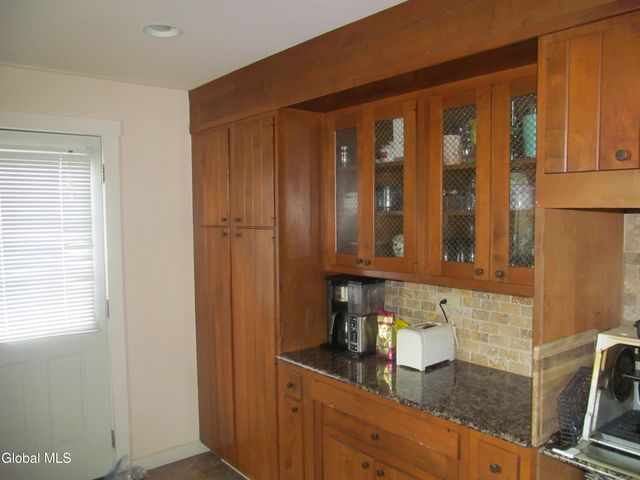 1103 Earl Avenue, Schenectady, NY 12309