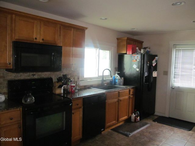 1103 Earl Avenue, Schenectady, NY 12309