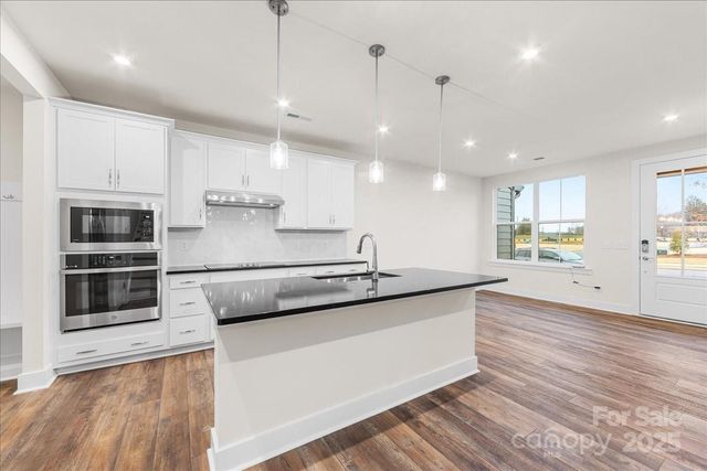 95 Seven Oaks Landing, Belmont, NC 28012