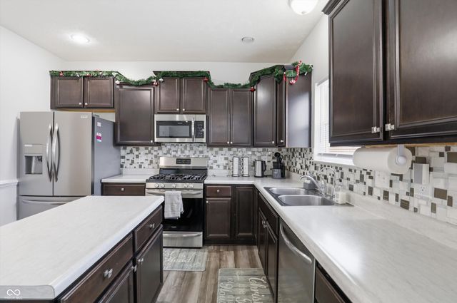 2268 Maple Stone Lane, Greenwood, IN 46143