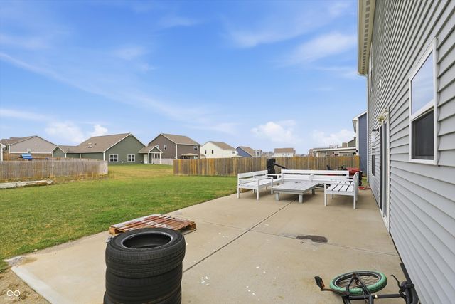 2268 Maple Stone Lane, Greenwood, IN 46143