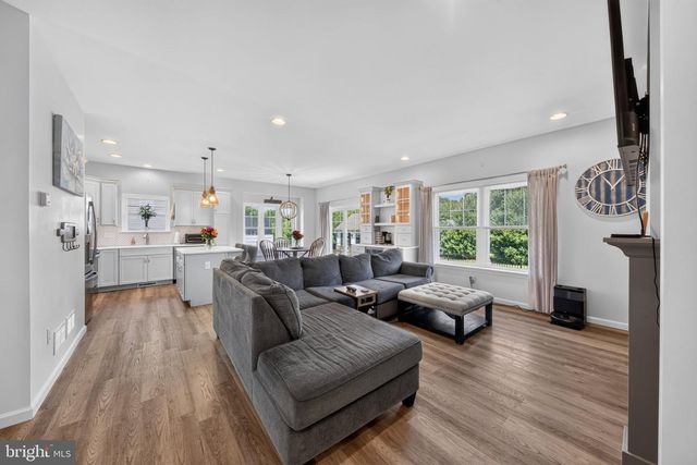 320 GREENWOOD DR, Oxford, PA 19363