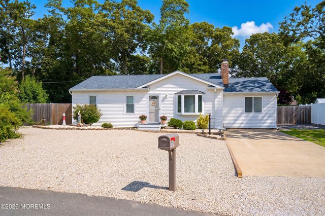 909 W Panama Court, Forked River, NJ 08731