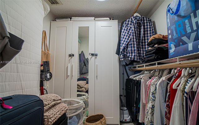 6801 Harding Ave 301, Miami Beach, FL 33141