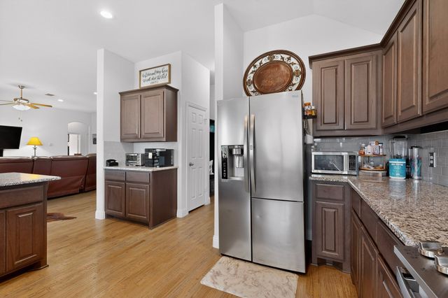 1522 Grassy Meadows Drive, Burleson, TX 76058