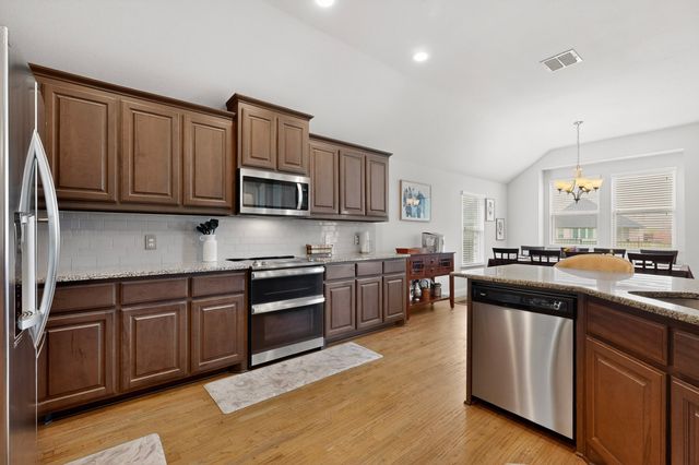 1522 Grassy Meadows Drive, Burleson, TX 76058