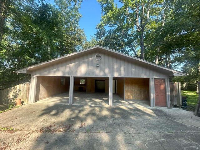 2210 Peachtree Street, Lufkin, TX 75901