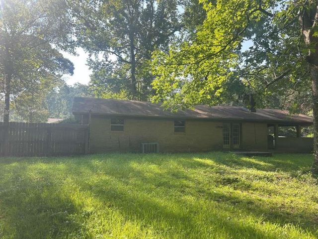 2210 Peachtree Street, Lufkin, TX 75901