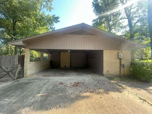 2210 Peachtree Street, Lufkin, TX 75901
