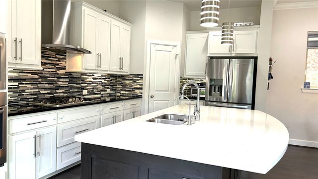 6683 Escondido Street, Irving, TX 75039