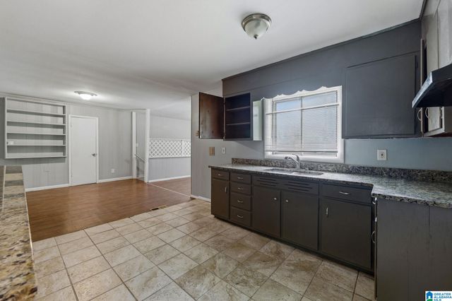 305 16TH COURT NW, Center Point, AL 35215