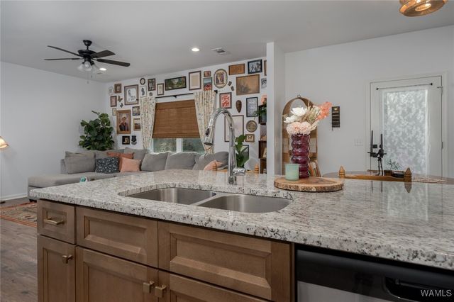 2437 21st E, Tuscaloosa, AL 35404