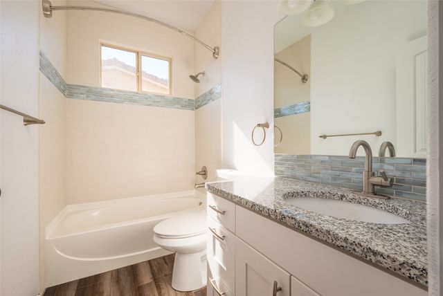 3044 Bonitas Loop, Santa Fe, NM 87507