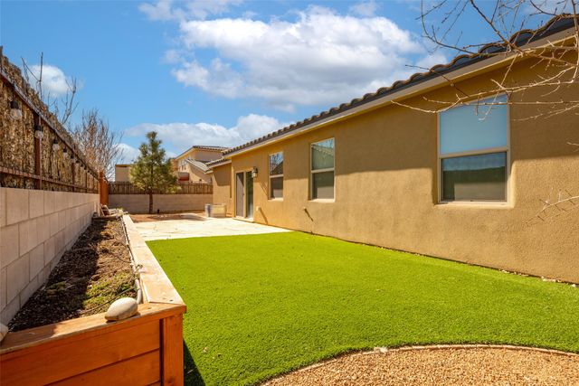 3044 Bonitas Loop, Santa Fe, NM 87507