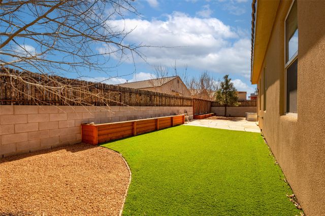 3044 Bonitas Loop, Santa Fe, NM 87507