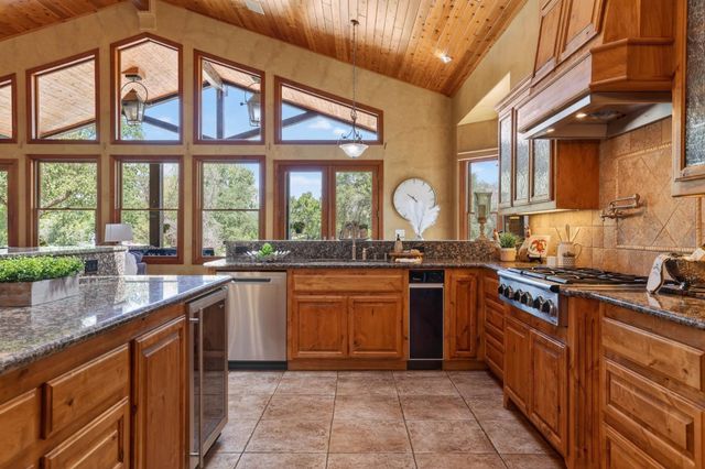 7021 Horseshoe Bar Rd, Loomis, CA 95650