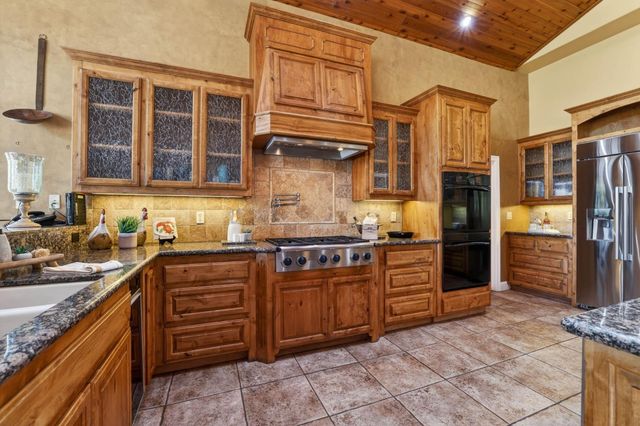 7021 Horseshoe Bar Rd, Loomis, CA 95650