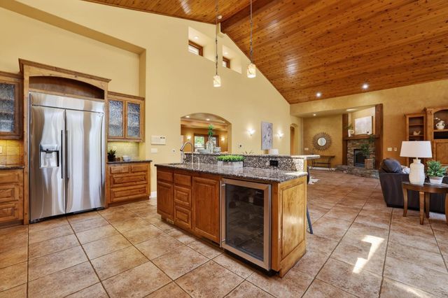 7021 Horseshoe Bar Rd, Loomis, CA 95650