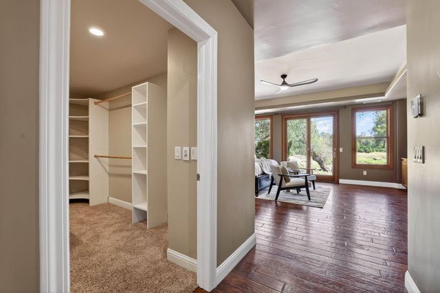 7021 Horseshoe Bar Rd, Loomis, CA 95650