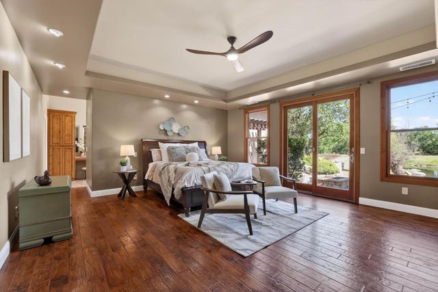7021 Horseshoe Bar Rd, Loomis, CA 95650