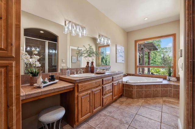 7021 Horseshoe Bar Rd, Loomis, CA 95650