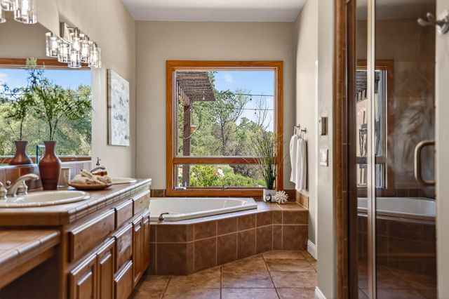 7021 Horseshoe Bar Rd, Loomis, CA 95650