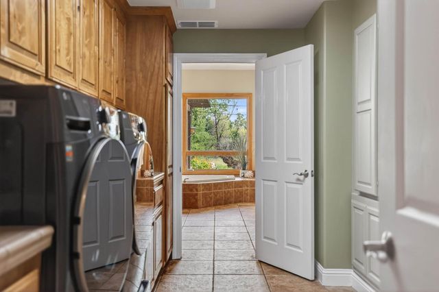 7021 Horseshoe Bar Rd, Loomis, CA 95650
