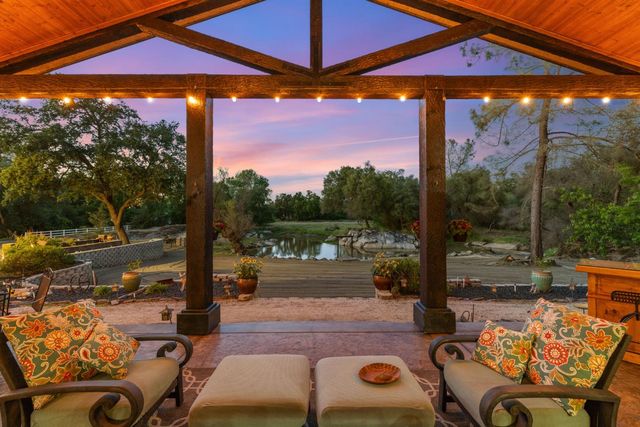 7021 Horseshoe Bar Rd, Loomis, CA 95650