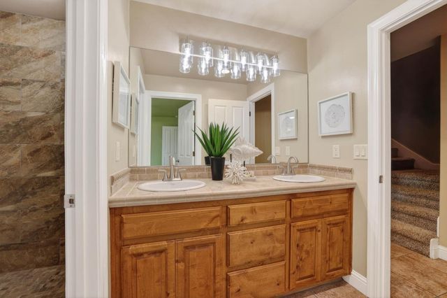 7021 Horseshoe Bar Rd, Loomis, CA 95650