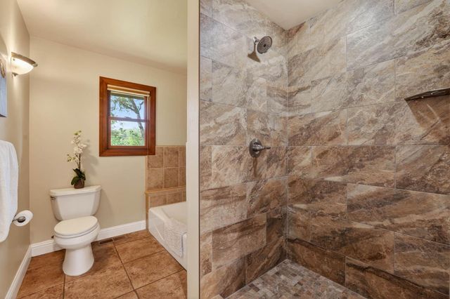 7021 Horseshoe Bar Rd, Loomis, CA 95650