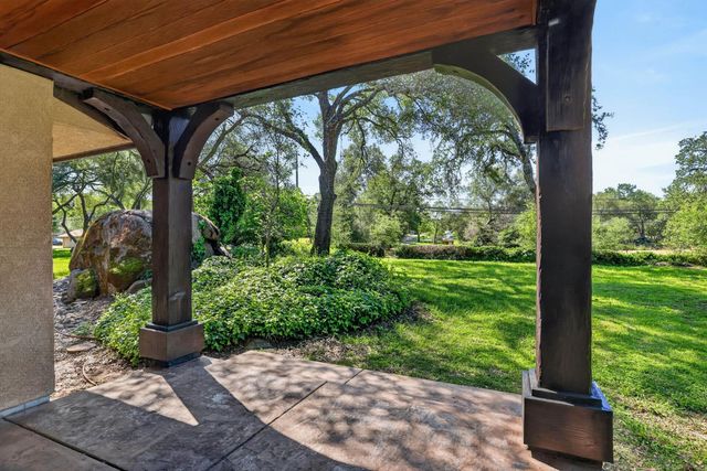 7021 Horseshoe Bar Rd, Loomis, CA 95650