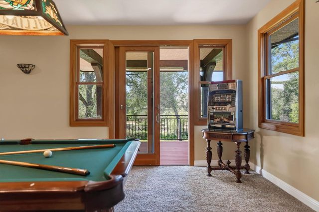 7021 Horseshoe Bar Rd, Loomis, CA 95650
