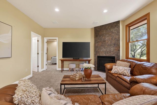 7021 Horseshoe Bar Rd, Loomis, CA 95650