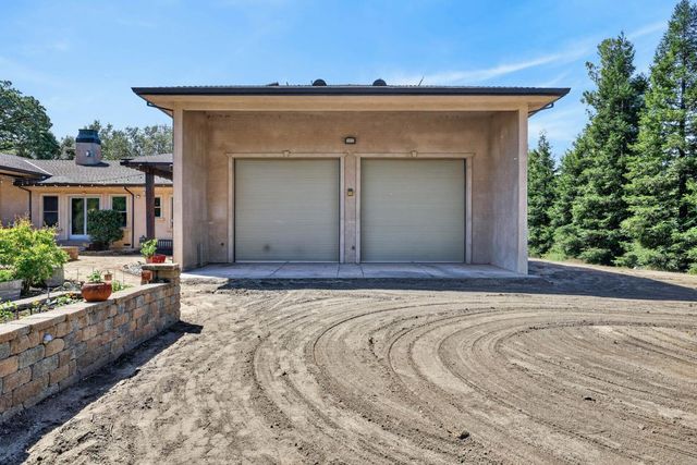 7021 Horseshoe Bar Rd, Loomis, CA 95650