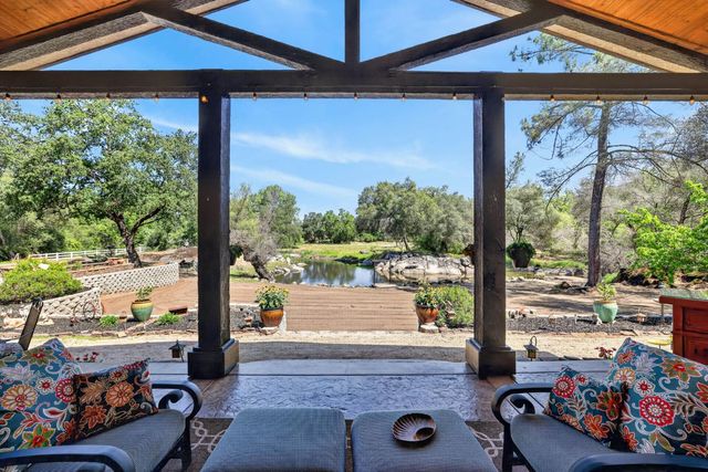 7021 Horseshoe Bar Rd, Loomis, CA 95650