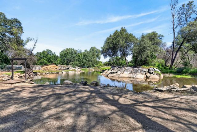 7021 Horseshoe Bar Rd, Loomis, CA 95650