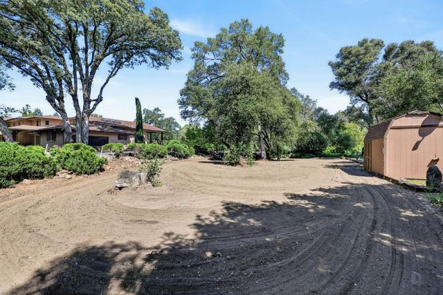 7021 Horseshoe Bar Rd, Loomis, CA 95650