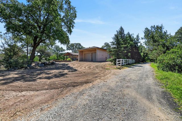 7021 Horseshoe Bar Rd, Loomis, CA 95650