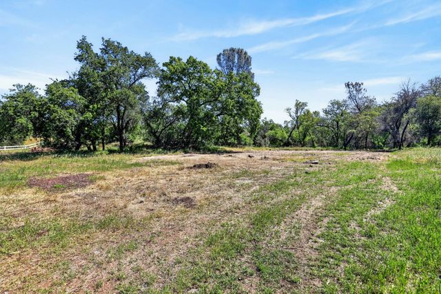 7021 Horseshoe Bar Rd, Loomis, CA 95650