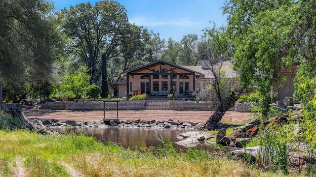 7021 Horseshoe Bar Rd, Loomis, CA 95650