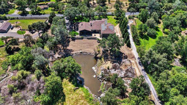 7021 Horseshoe Bar Rd, Loomis, CA 95650