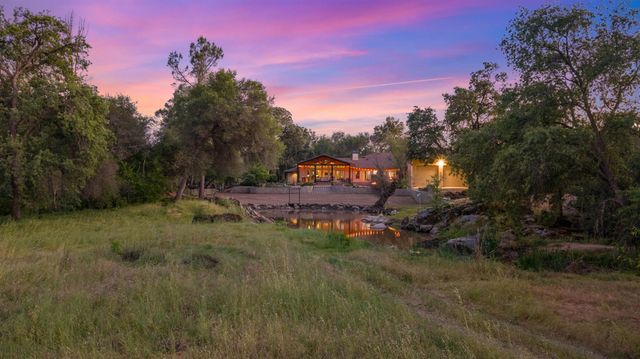 7021 Horseshoe Bar Rd, Loomis, CA 95650