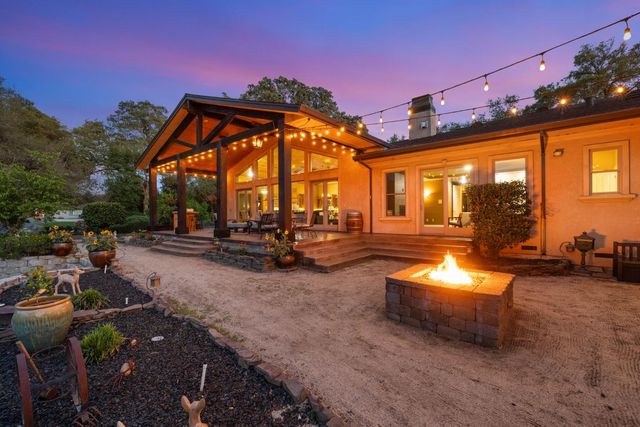 7021 Horseshoe Bar Rd, Loomis, CA 95650