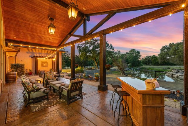 7021 Horseshoe Bar Rd, Loomis, CA 95650